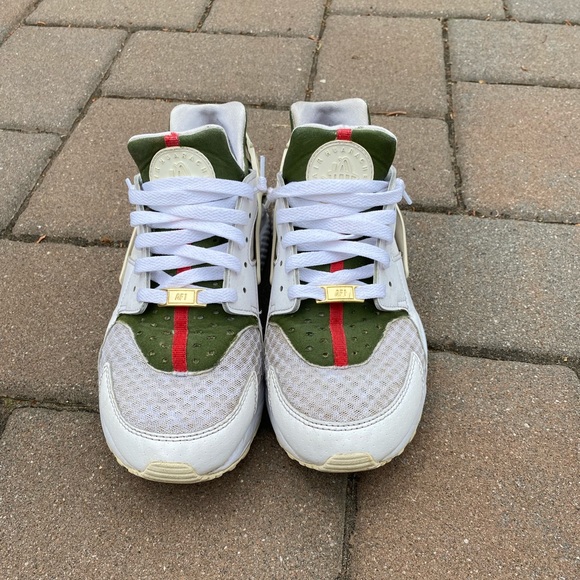 Nike Air Huarache x Gucci color way sneaker (men’s 9) - Picture 1 of 6